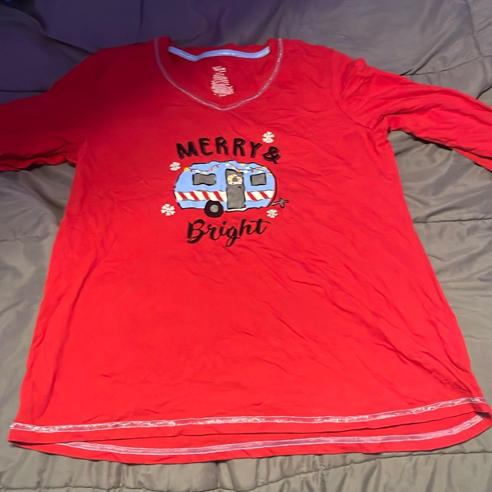 Long sleeve woman’s Christmas shirt!!